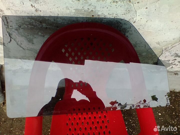 Боковые стёкла передние на2107 04 05