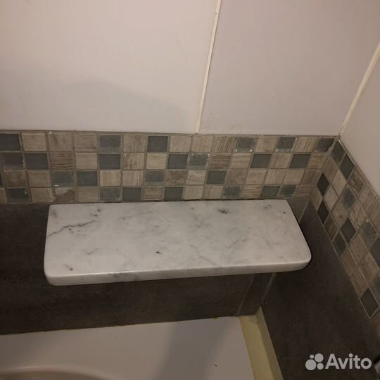 Полка мраморная для ванной/кухни универсальная hm