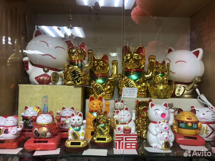 Статуэтка Манеко