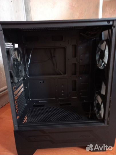 Корпус от MSI