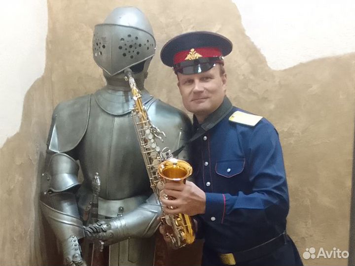 Саксофонист винтажный, оркестр редких инструментов