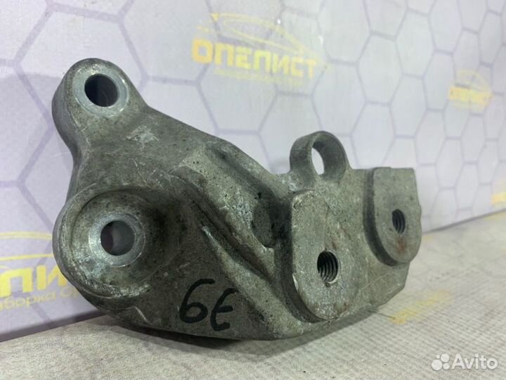 Кронштейн двигателя левый Opel Astra G Z18XE