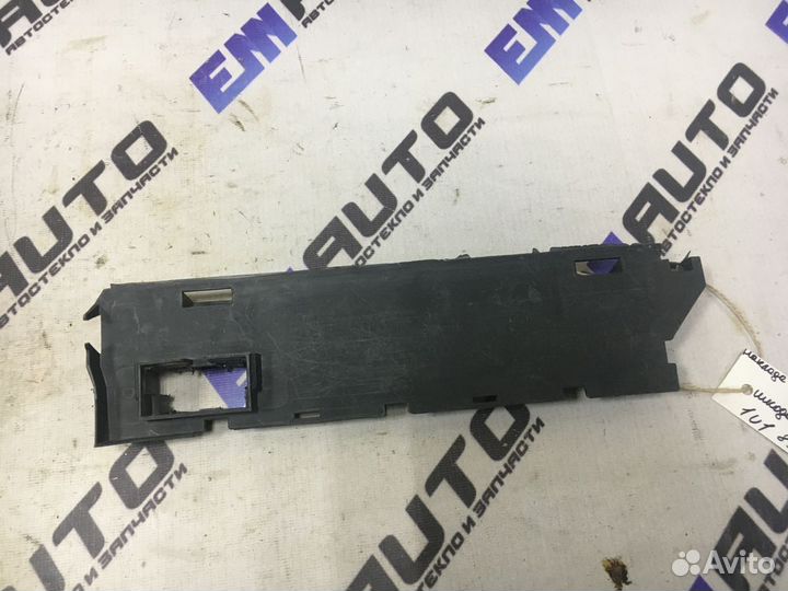 Накладка бардачка под руль Шкода Октавия тур