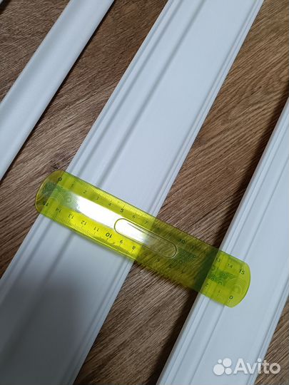 Потолочный плинтус