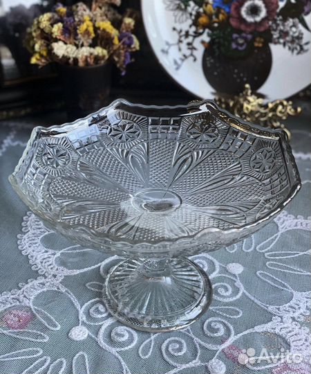 Ваза для фруктов на ножке /фруктовница