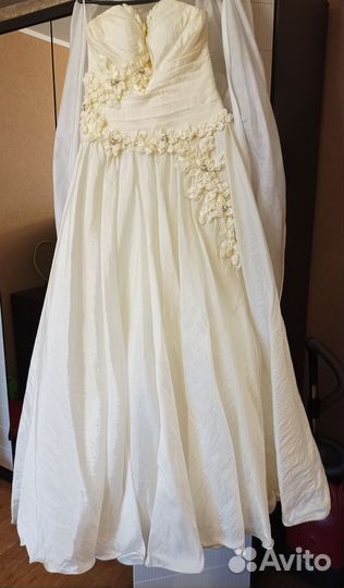 Свадебное платье 46 размер бу