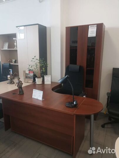 Новые офисные и компьютерные столы