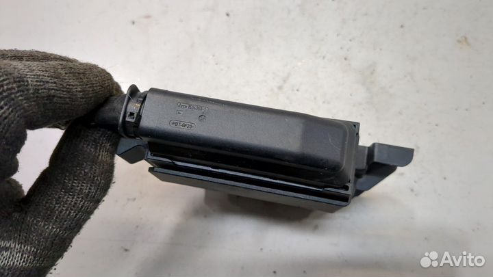 Блок управления стояночным тормозом Volkswagen Passat 6