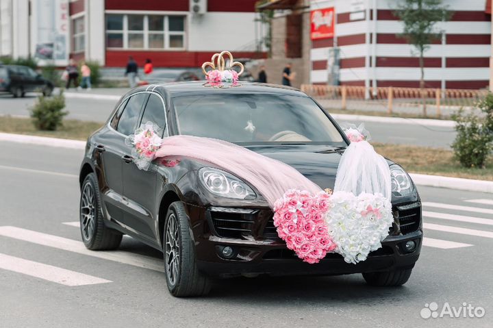 Прокат свадебных украшений на автомобиль