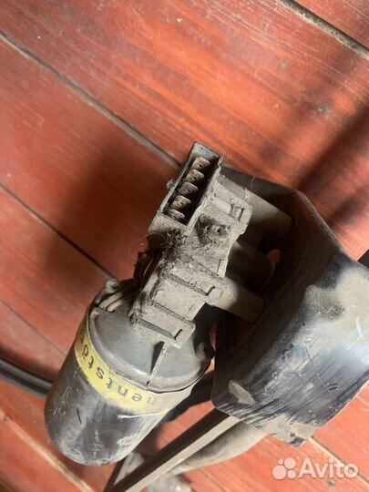 Моторчик стеклоочистителя ауди 80 бочка