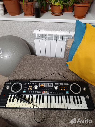 Синтезатор детский, 49 клавиш, с микрофоном
