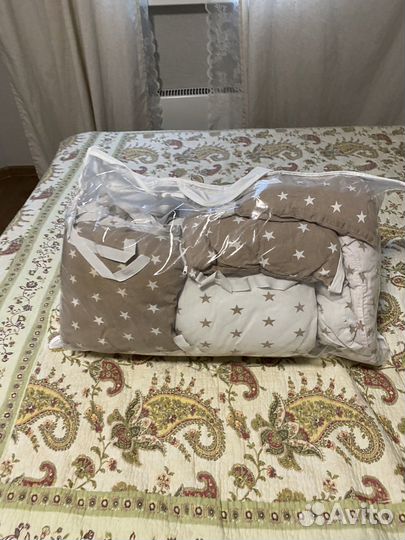 Бортики на кроватку, подушки