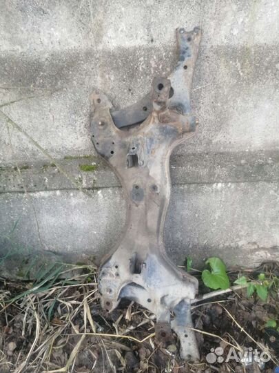 Подрамник раф4 2000года