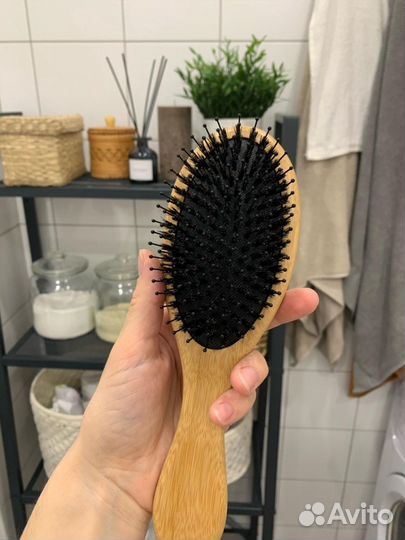 Расческа массажная для волос деревянная (овальная)