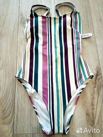 Купальник слитный новый