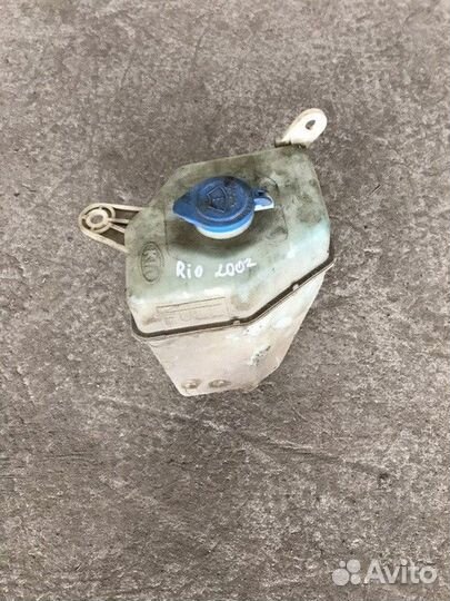 Бачок омывателя (Kia Rio)