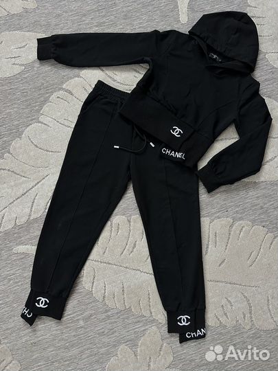 Спортивный костюм женский