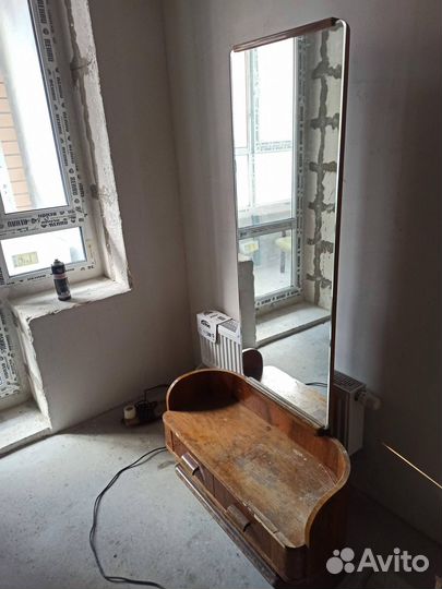 Винтажное трюмо Jindrich Halabala