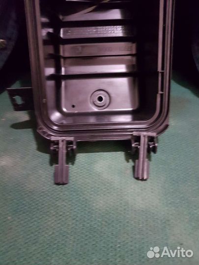 Корпус воздушного фильтра toyota авенсис