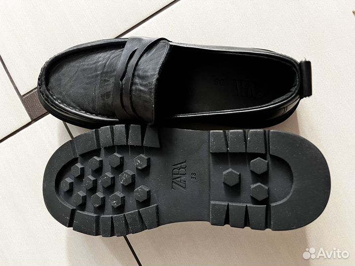 Лоферы zara 38 новые