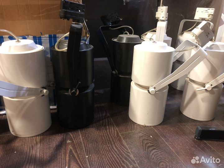 Комплект: 16 светильников с шинопроводами