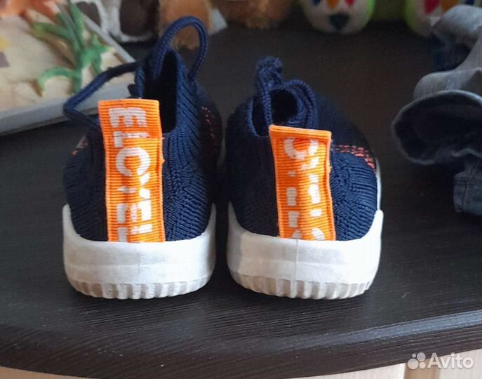 Кроссовки детские