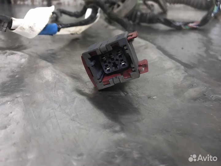 Эл проводка правой перед двери Cadillac STS 05-11