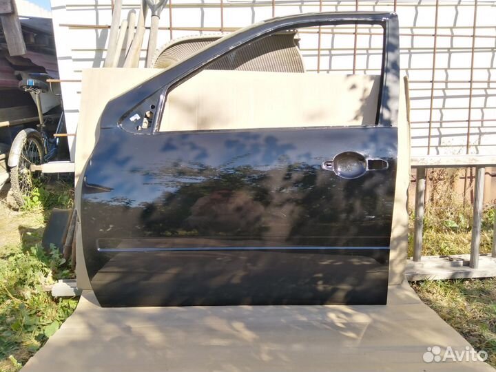 Передняя дверь лада гранта