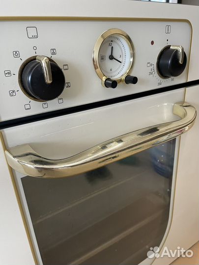 Встроенный духовой шкаф