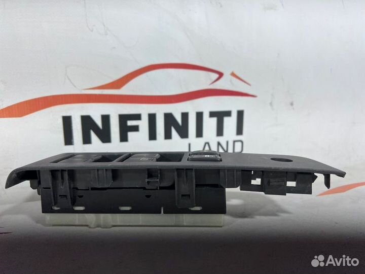 Блок кнопок стеклоподъёмника Nissan X-Trail T31