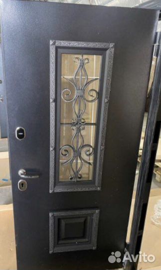 Входная дверь в дом