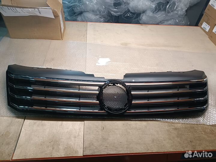 3AA853651OQE Решётка радиатора VW Passat B7 2011-2