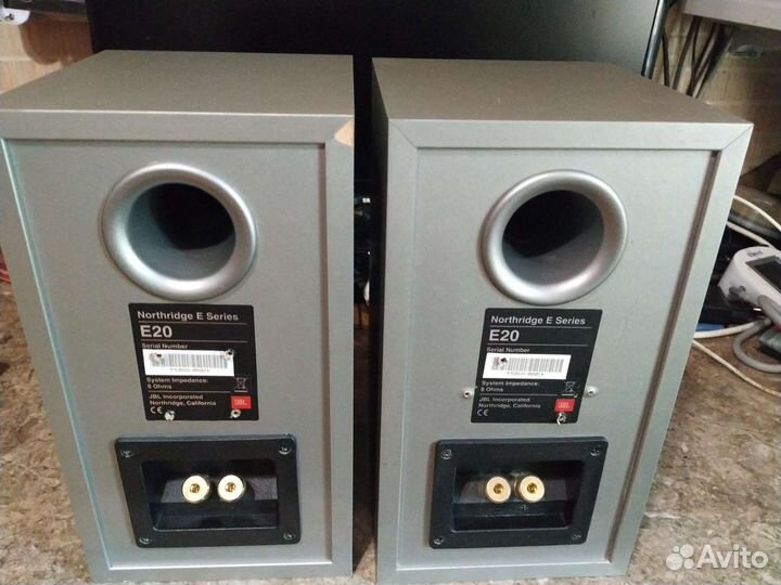 Акустические колонки JBL E20