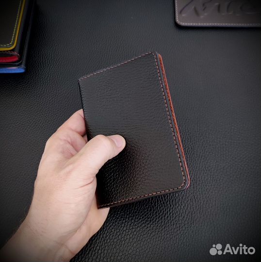 Кожаная обложка на паспорт