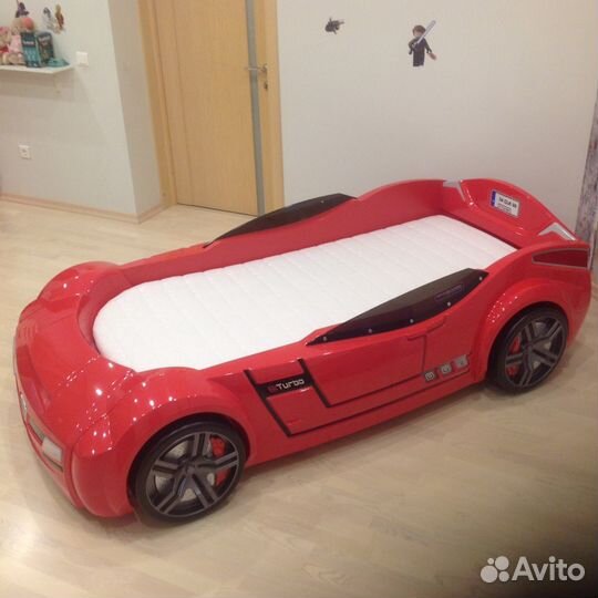 Детская кровать машинка