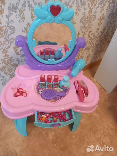 Туалетный столик с зеркалом детский