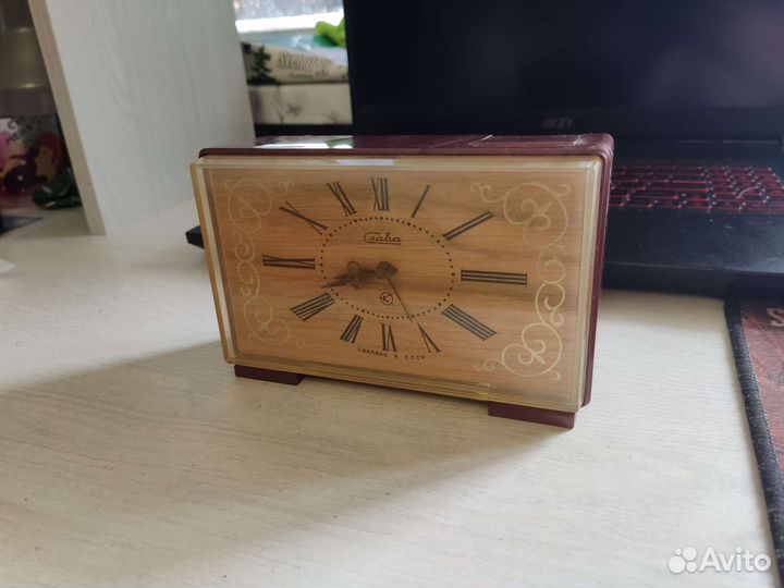 Часы-будильник настольные Слава СССР