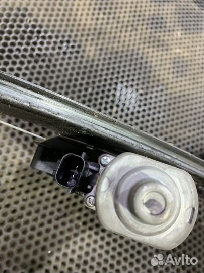 Стеклоподъемник передний левый Chevrolet Cobalt 2