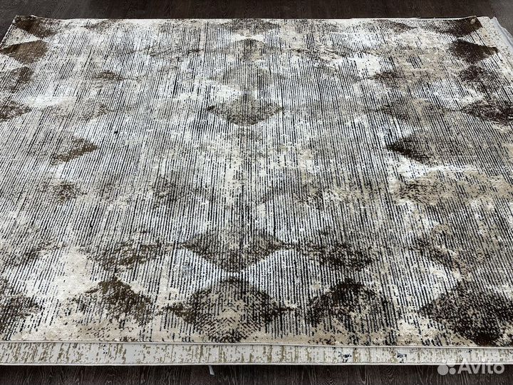 Ковер новый 2 х 2.9 Турция