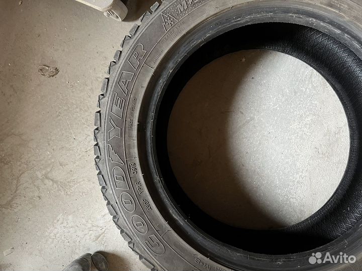 Goodyear Ultragrip 600 205/55 R16 94T