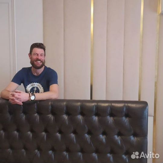 Каретная стяжка кровать и мягкие стеновые панели