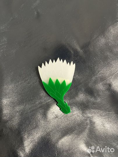 Брошь белый бутон чертополох