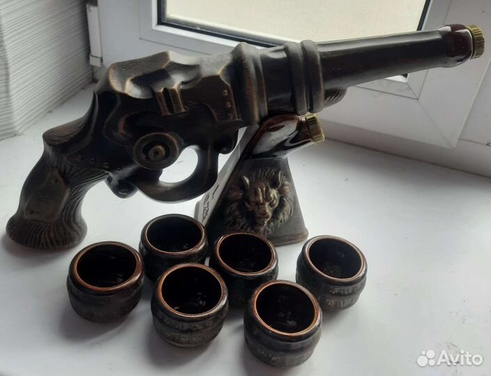 Графины и стопки коньячные