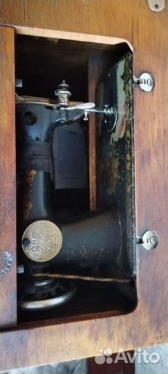 Швейная машинка ножная