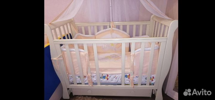 Детская кроватка с маятником, Комод, Балдахин