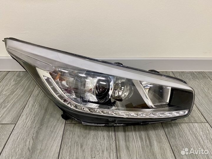 Фара передняя правая на kia ceed 2016г