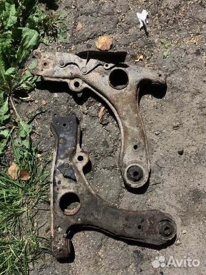 Рычаг передний passat b3