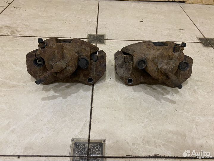 Тормозной суппорт передний правый Opel Astra G