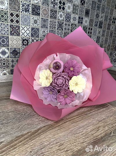 Сладкий подарок девушке