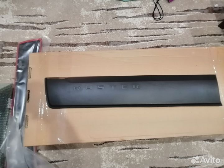 Оригинальные накладки на двери Renault Duster 2